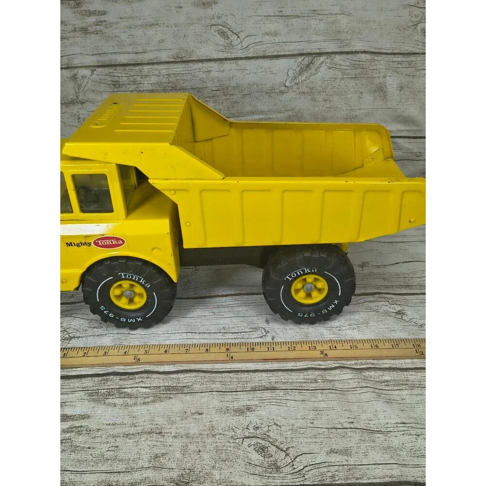 Vintage Mighty Tonka Dump Truck 1970s XMB-975 Yellow All Metal Frame